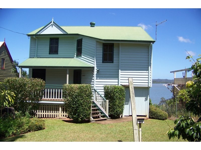 46 RESTHAVEN dr, Lamb Island QLD 4184