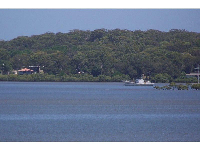 46 RESTHAVEN dr, Lamb Island QLD 4184