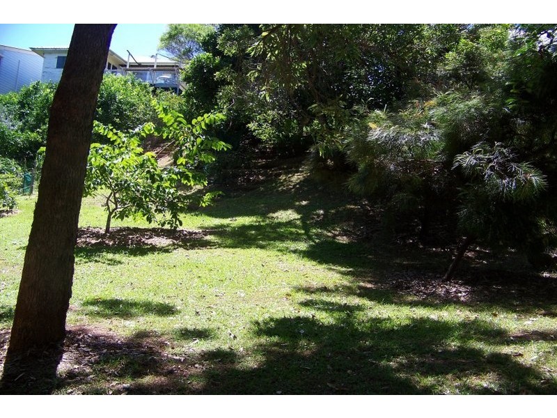 46 RESTHAVEN dr, Lamb Island QLD 4184