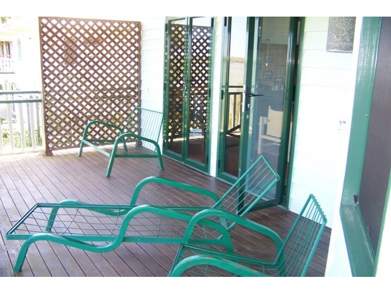 46 RESTHAVEN dr, Lamb Island QLD 4184