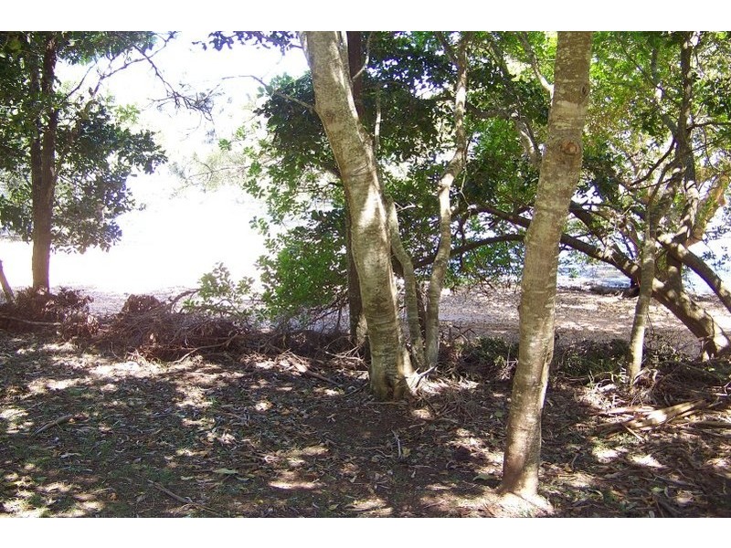 46 RESTHAVEN dr, Lamb Island QLD 4184