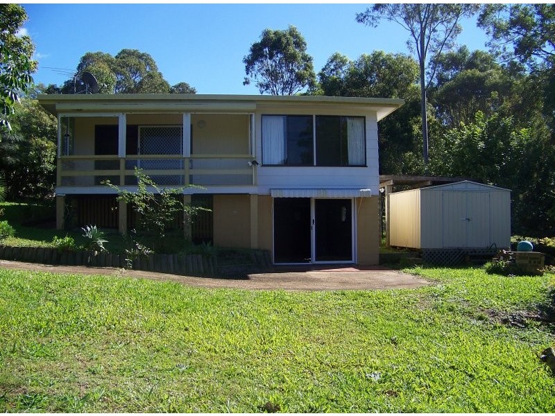 22 PINE AV, Lamb Island QLD 4184