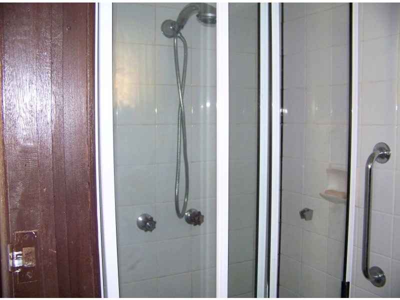 22 PINE AV, Lamb Island QLD 4184