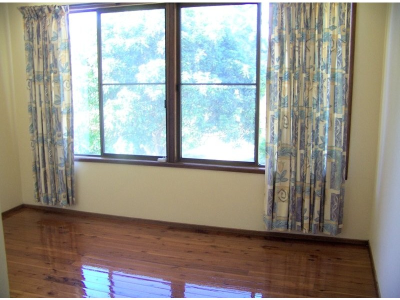 22 PINE AV, Lamb Island QLD 4184