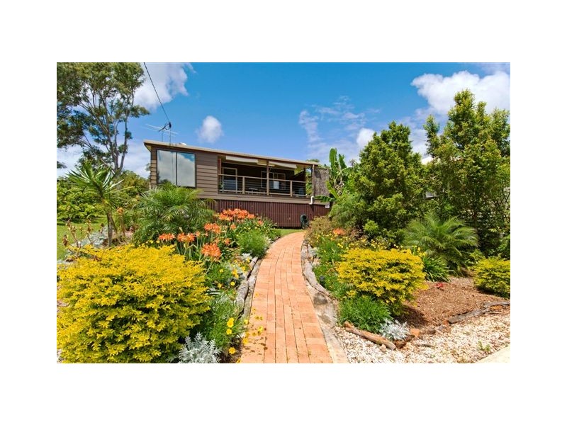 143 LUCAS  dr, Lamb Island QLD 4184