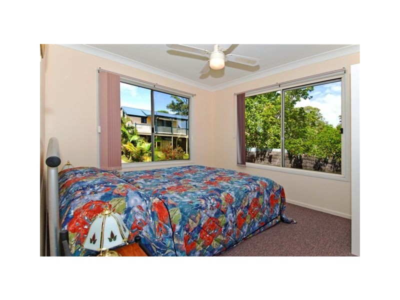 143 LUCAS  dr, Lamb Island QLD 4184
