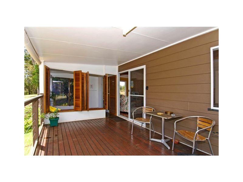 143 LUCAS  dr, Lamb Island QLD 4184