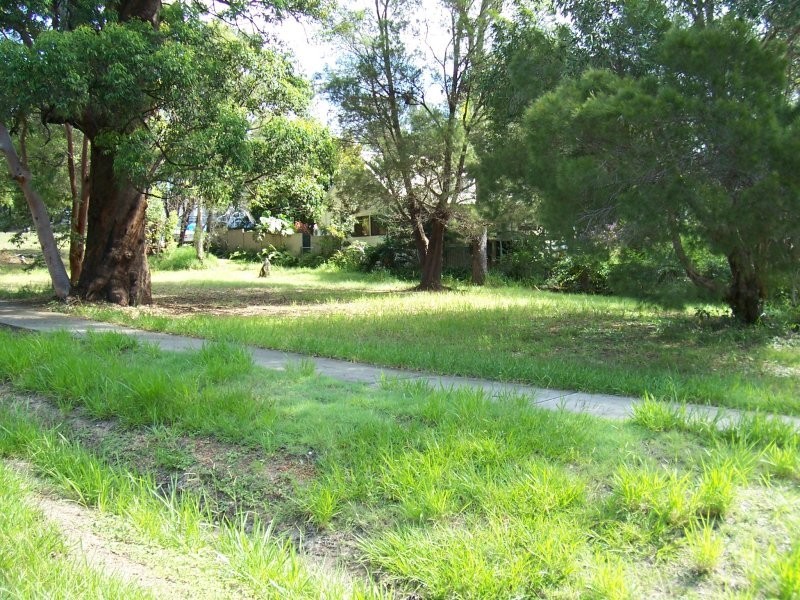 2 WANDA ST, Macleay Island QLD 4184