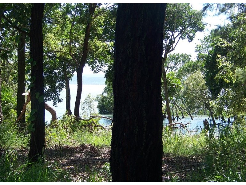 33 Calm Waters Cresc, Macleay Island QLD 4184