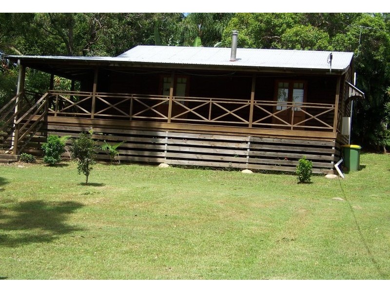 12 Bruce, Lamb Island QLD 4184