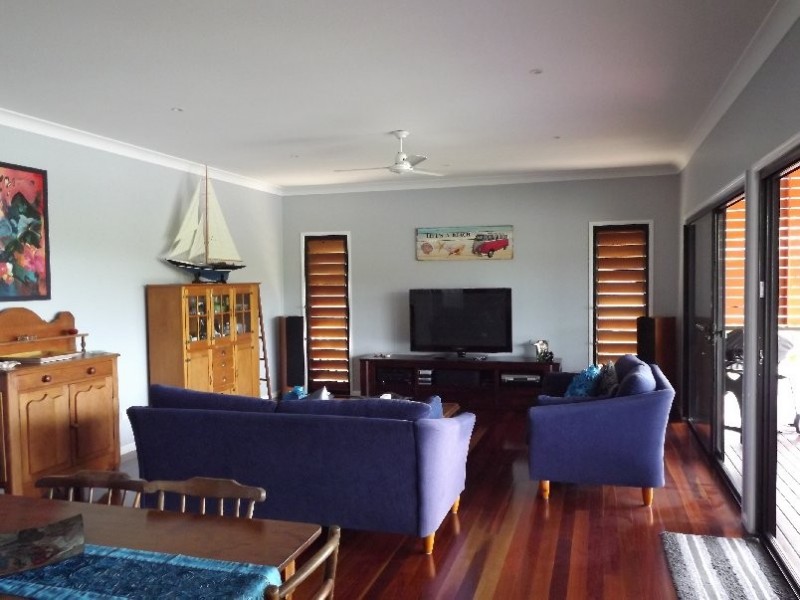 8 Alawa Street, Macleay Island QLD 4184