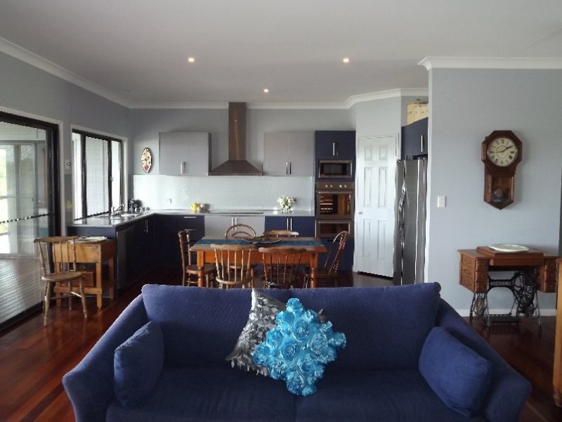8 Alawa Street, Macleay Island QLD 4184