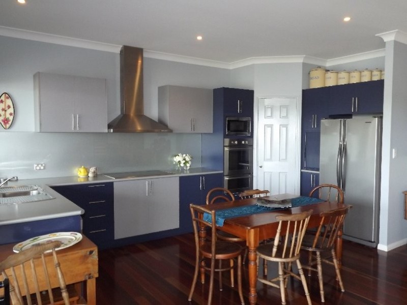 8 Alawa Street, Macleay Island QLD 4184