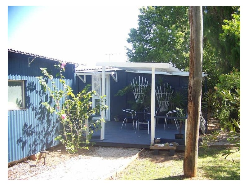 9 LEONIE cres, Lamb Island QLD 4184