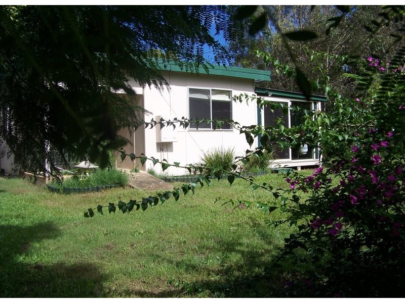 29 Charles Terrace, Macleay Island QLD 4184