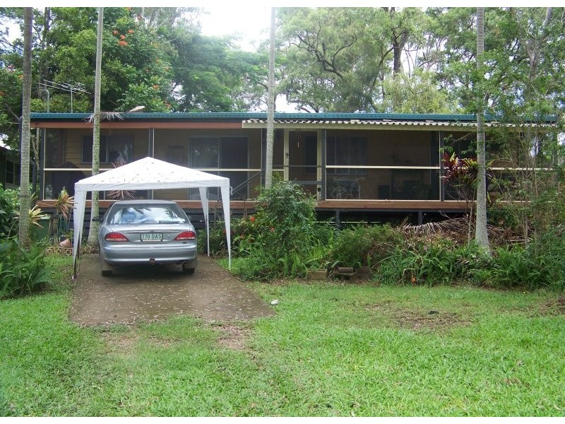 30 Blue Bay Cresc, Macleay Island QLD 4184