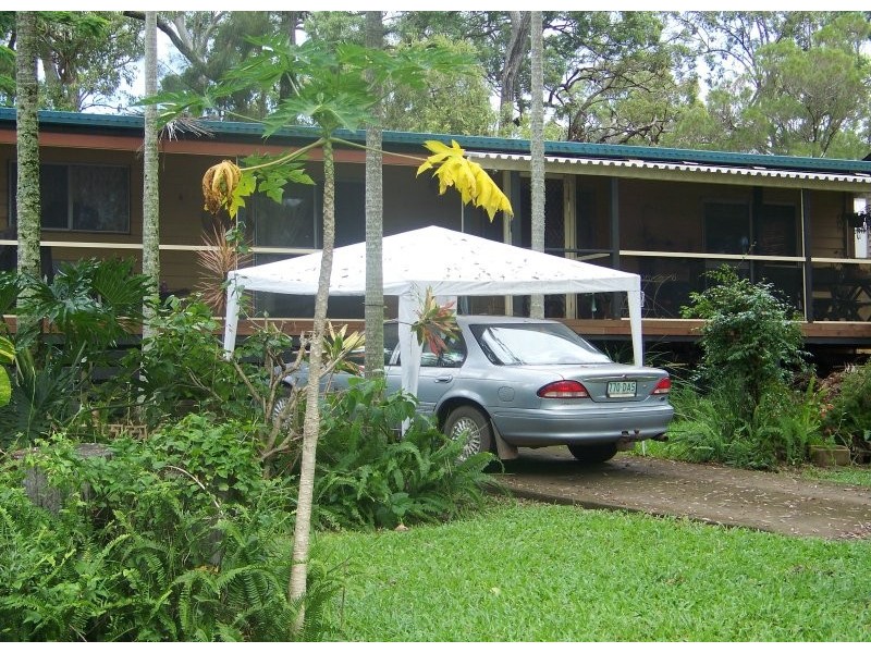 30 Blue Bay Cresc, Macleay Island QLD 4184