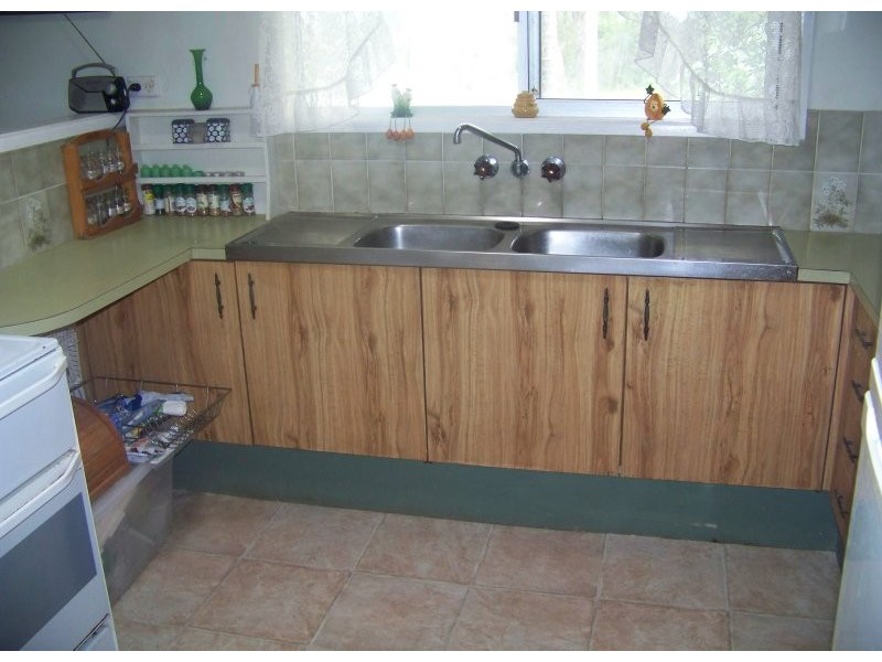 30 Blue Bay Cresc, Macleay Island QLD 4184