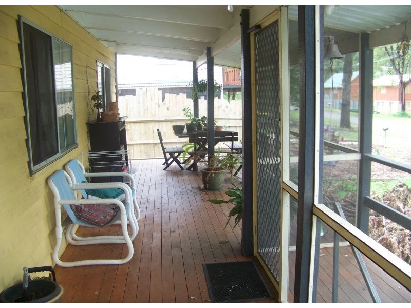 30 Blue Bay Cresc, Macleay Island QLD 4184