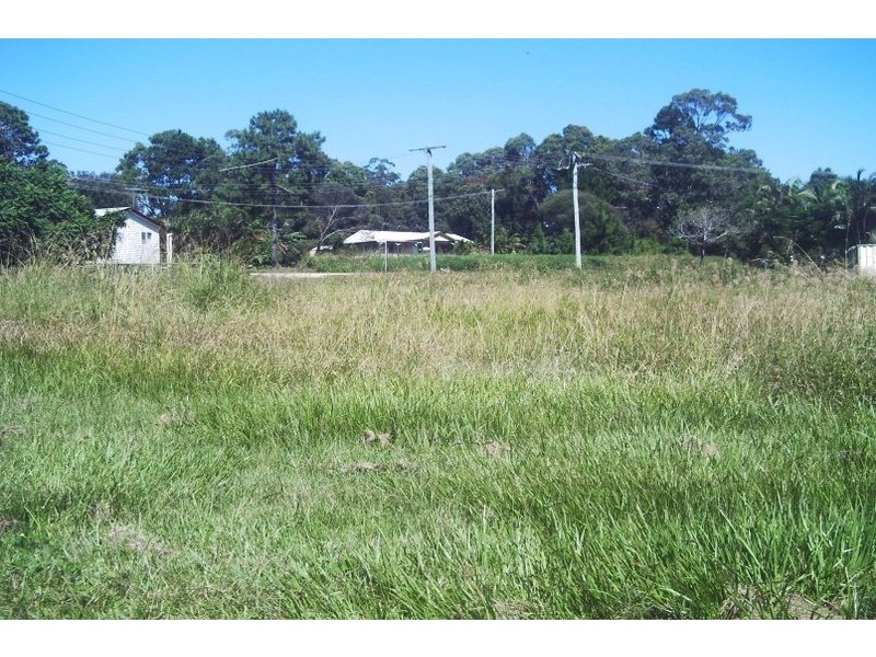 3 Lake Street, Macleay Island QLD 4184