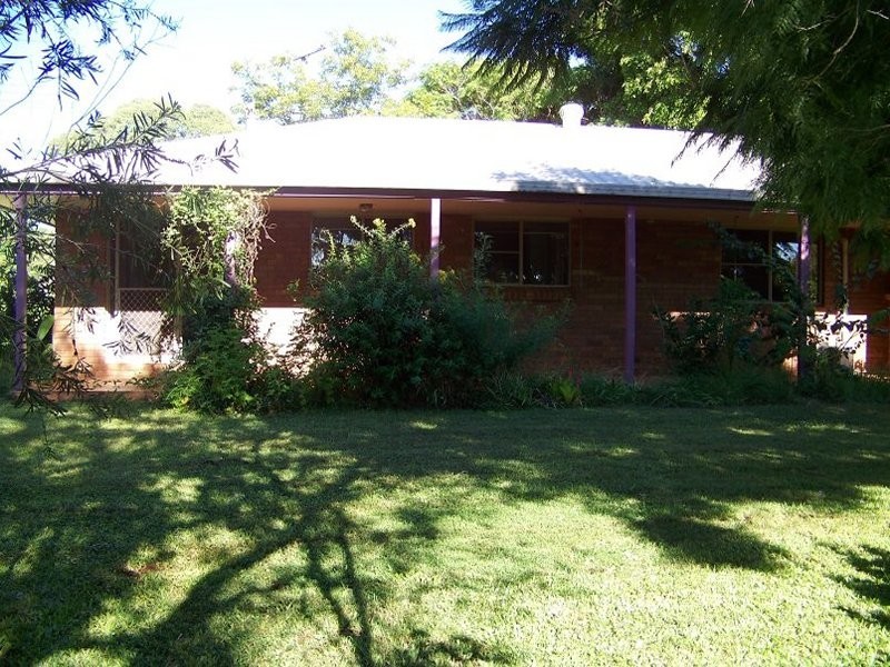 28  LEONIE cres, Lamb Island QLD 4184