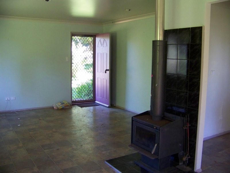 28  LEONIE cres, Lamb Island QLD 4184