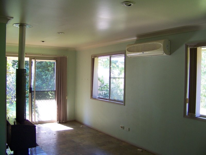 28  LEONIE cres, Lamb Island QLD 4184