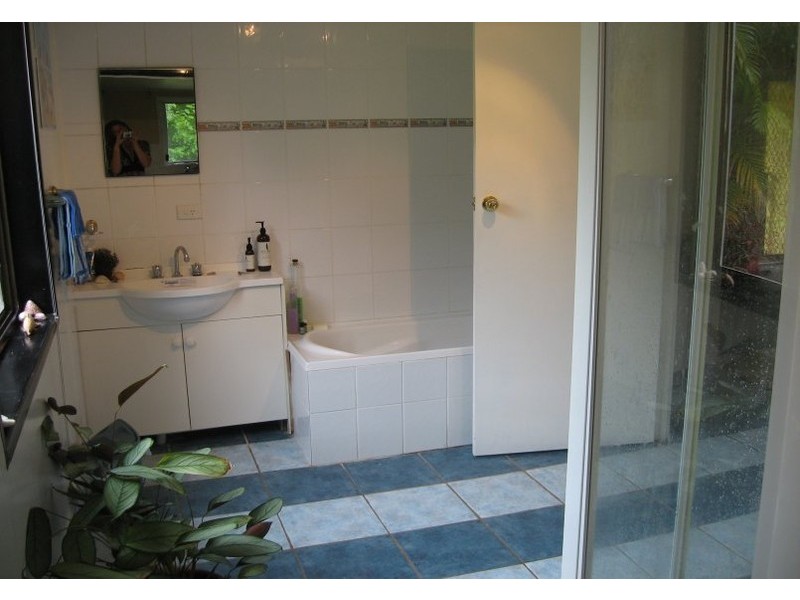 18 GLEN ST, Macleay Island QLD 4184