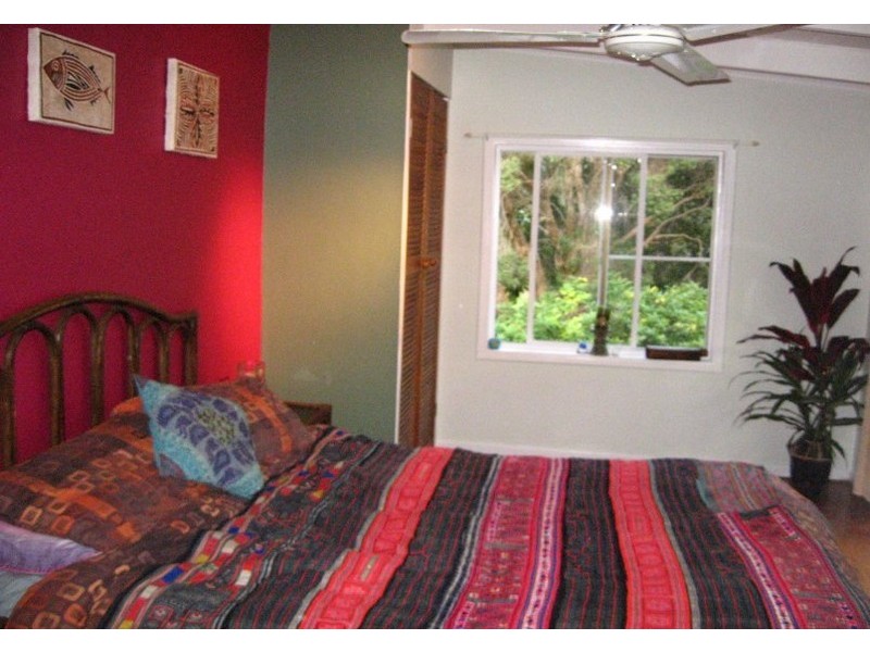 18 GLEN ST, Macleay Island QLD 4184