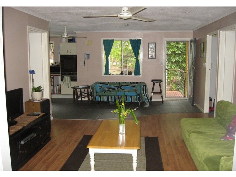 18 GLEN ST, Macleay Island QLD 4184