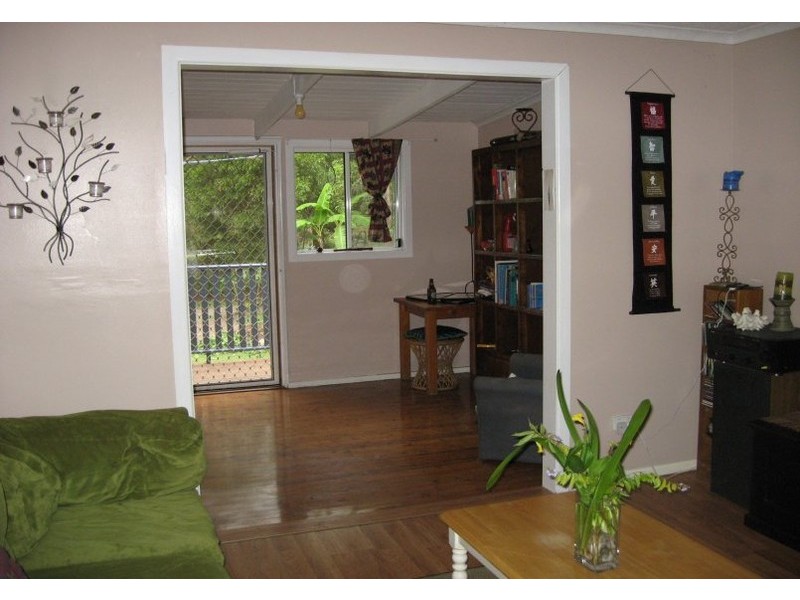 18 GLEN ST, Macleay Island QLD 4184