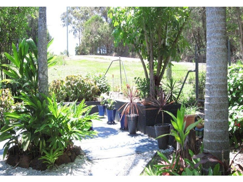 18 GLEN ST, Macleay Island QLD 4184