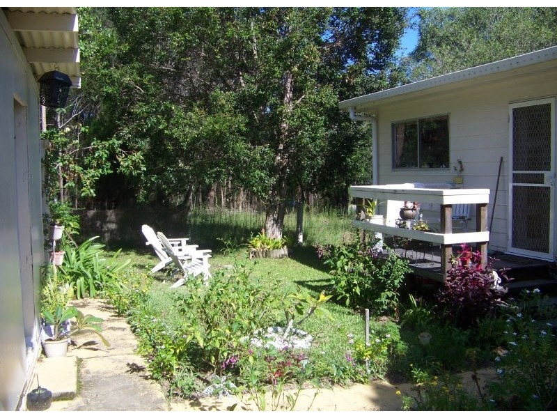 160 High Central Rd, Macleay Island QLD 4184