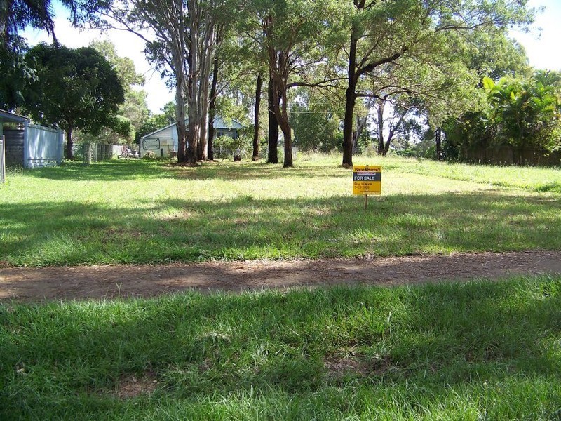 28 LUCAS dr, Lamb Island QLD 4184