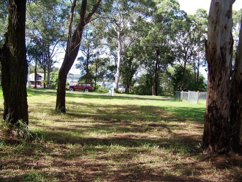 28 LUCAS dr, Lamb Island QLD 4184