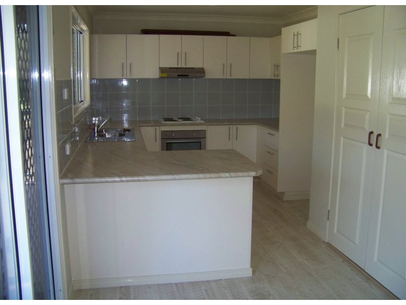 15 Rhodes Street, Macleay Island QLD 4184