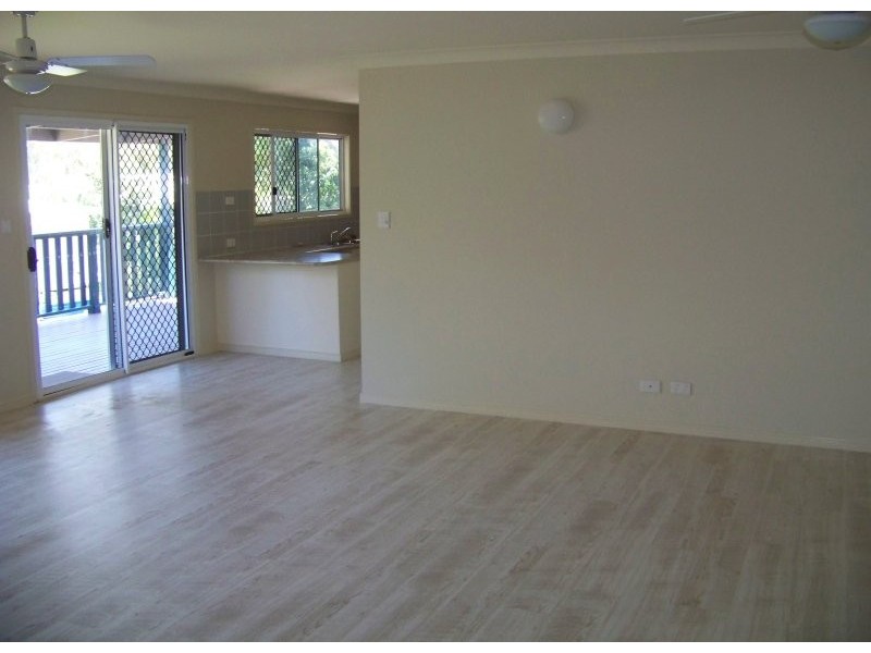 15 Rhodes Street, Macleay Island QLD 4184