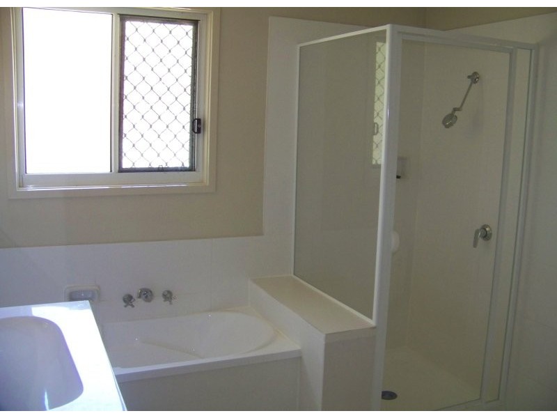 15 Rhodes Street, Macleay Island QLD 4184