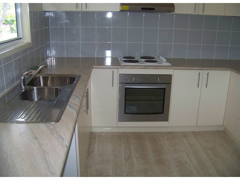 15 Rhodes Street, Macleay Island QLD 4184