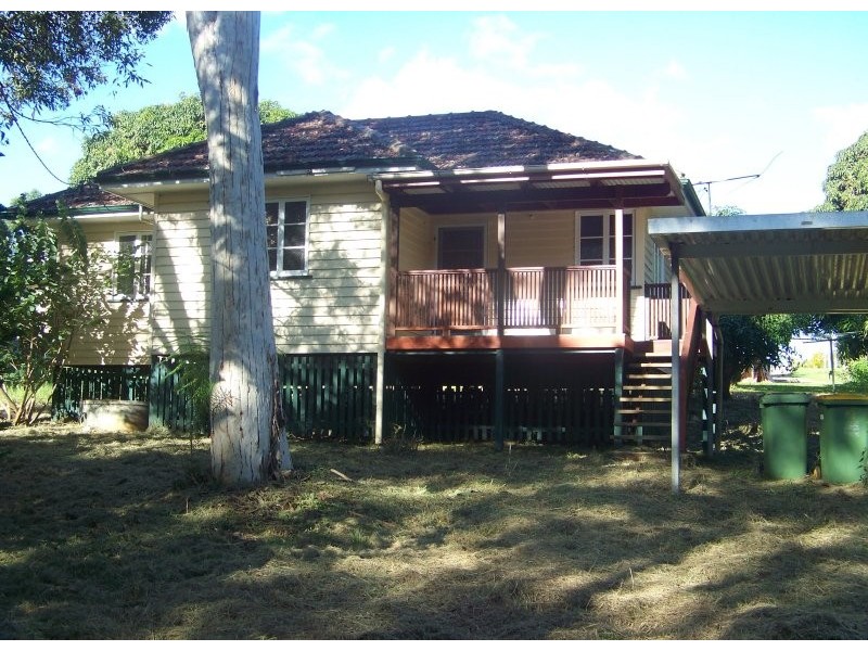 10 Rhodes Street, Macleay Island QLD 4184