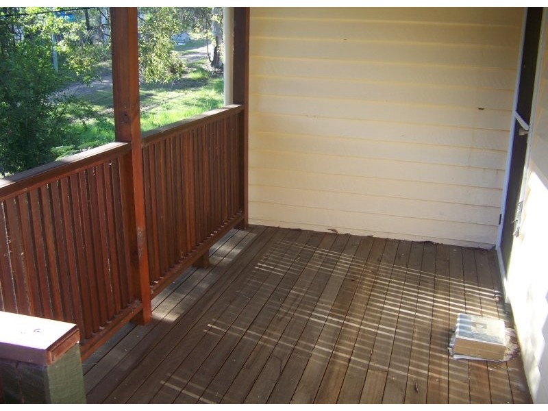 10 Rhodes Street, Macleay Island QLD 4184