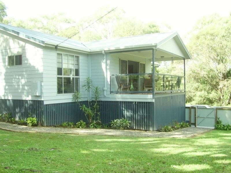 141 High Central Road, Macleay Island QLD 4184