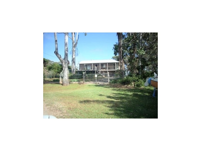 13 Shelly cres, Lamb Island QLD 4184