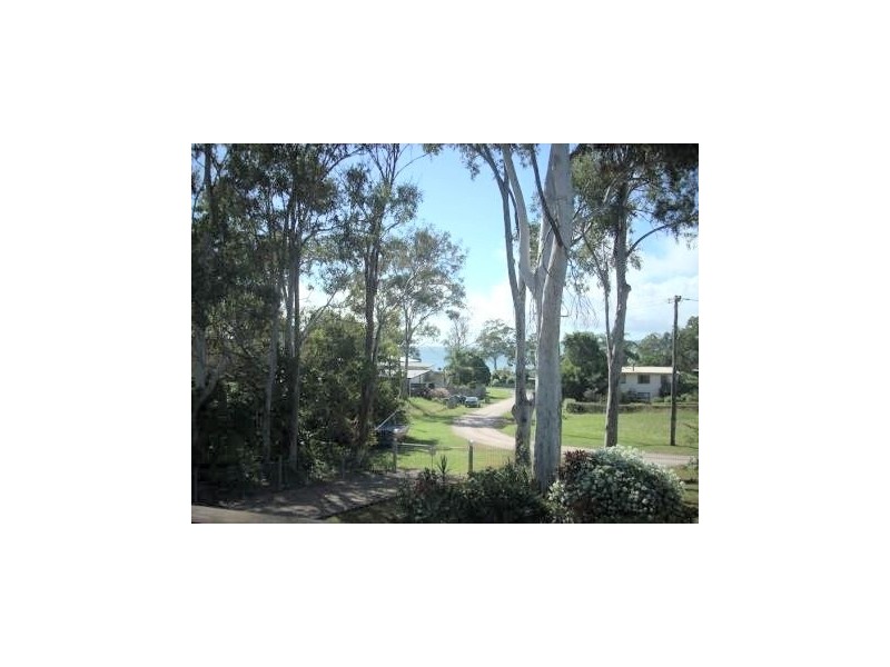 13 Shelly cres, Lamb Island QLD 4184