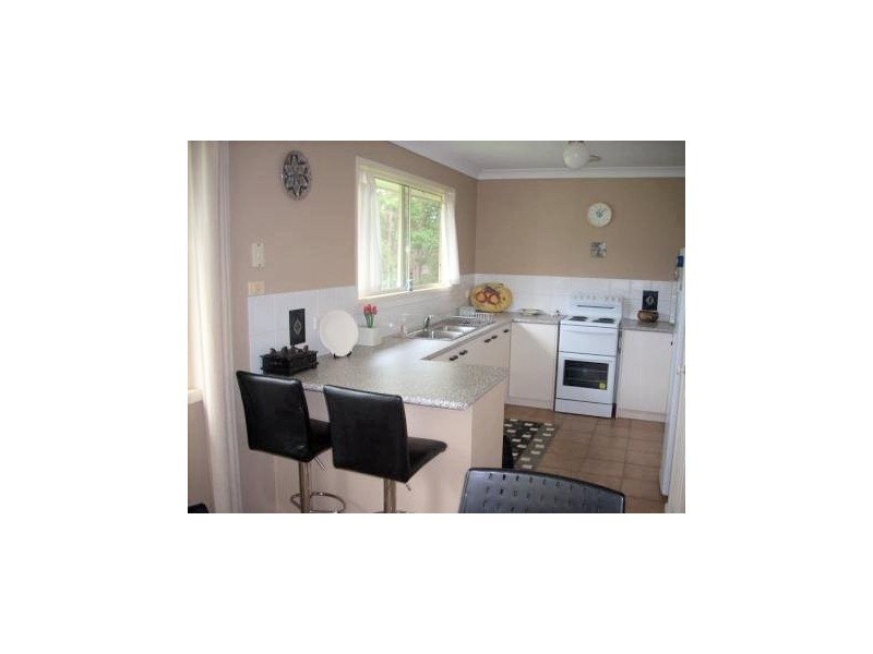 13 Shelly cres, Lamb Island QLD 4184