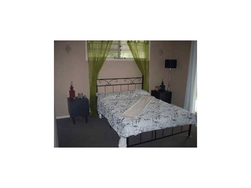 13 Shelly cres, Lamb Island QLD 4184