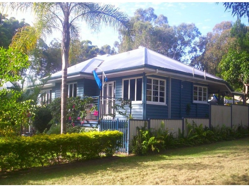 18 COAST RD, Macleay Island QLD 4184
