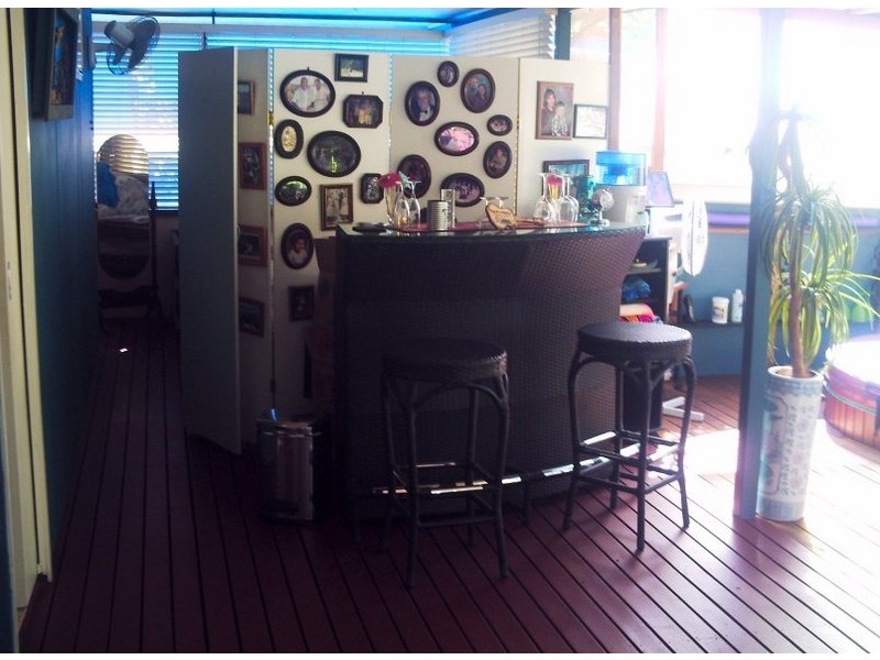18 COAST RD, Macleay Island QLD 4184