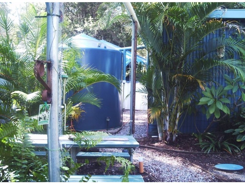 18 COAST RD, Macleay Island QLD 4184