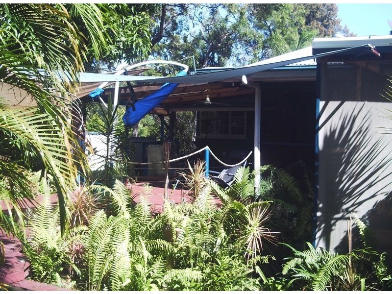 18 COAST RD, Macleay Island QLD 4184